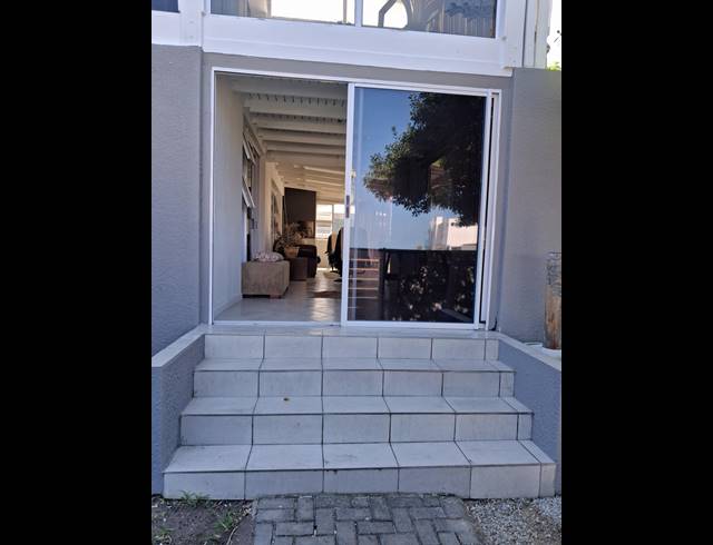 4 BEDROOM FREEHOLD TO LET IN KLEINMOND CENTRAL